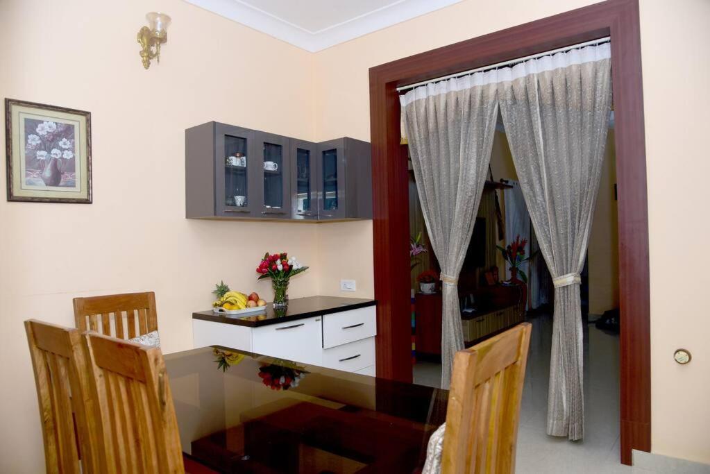 S R Luxurious Fully Ac 3 Bhk Bunglow Mysore Villa Kültér fotó