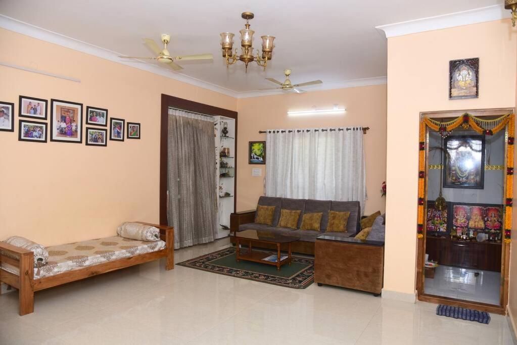 S R Luxurious Fully Ac 3 Bhk Bunglow Mysore Villa Kültér fotó